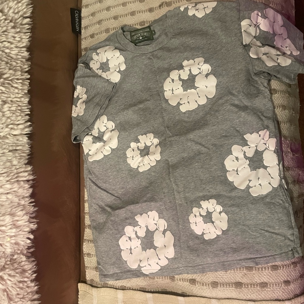 Gray Floral Short Sleeve Tee